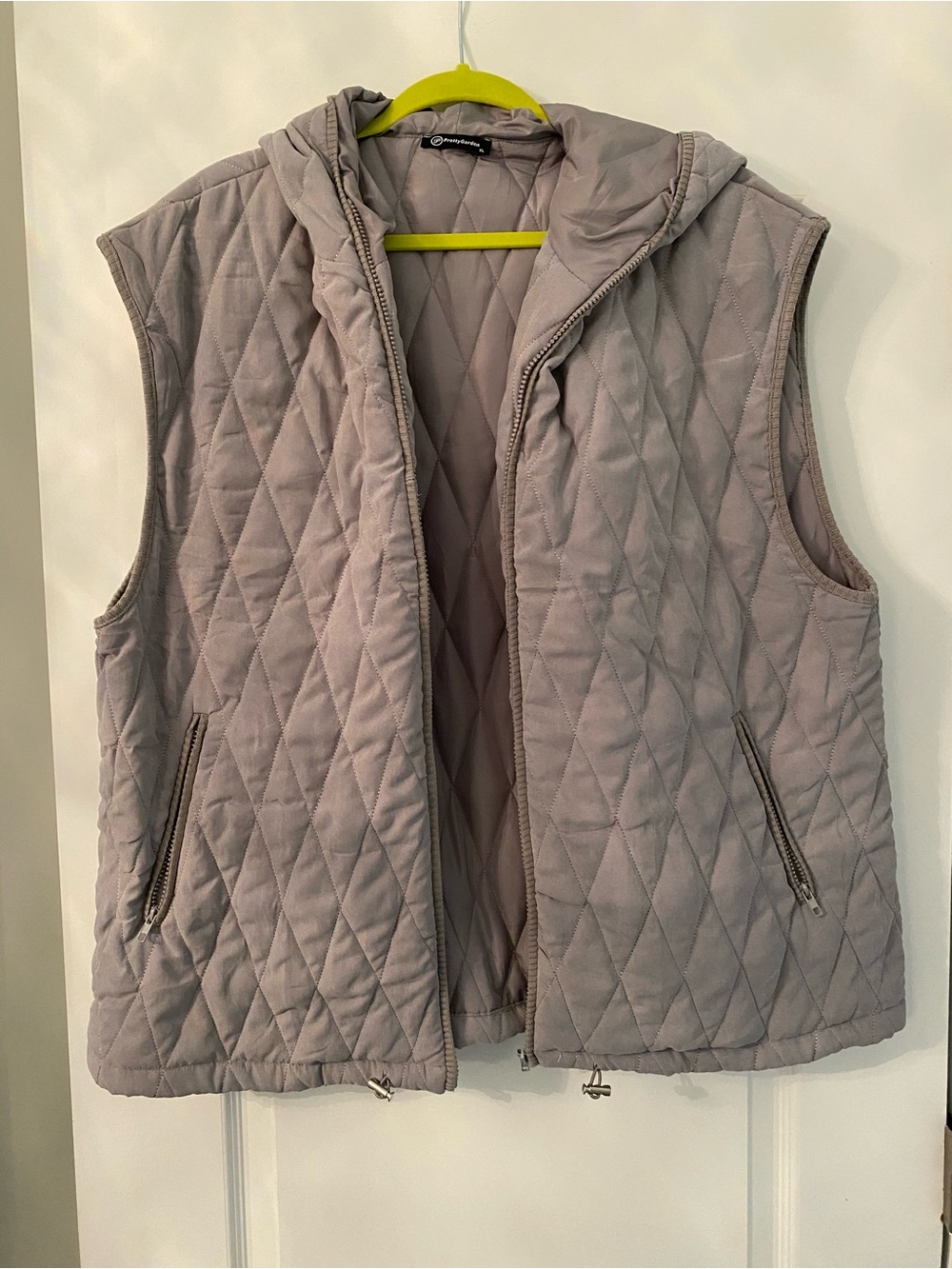 Quilted Hooded Sleeveless Vest - Light grey